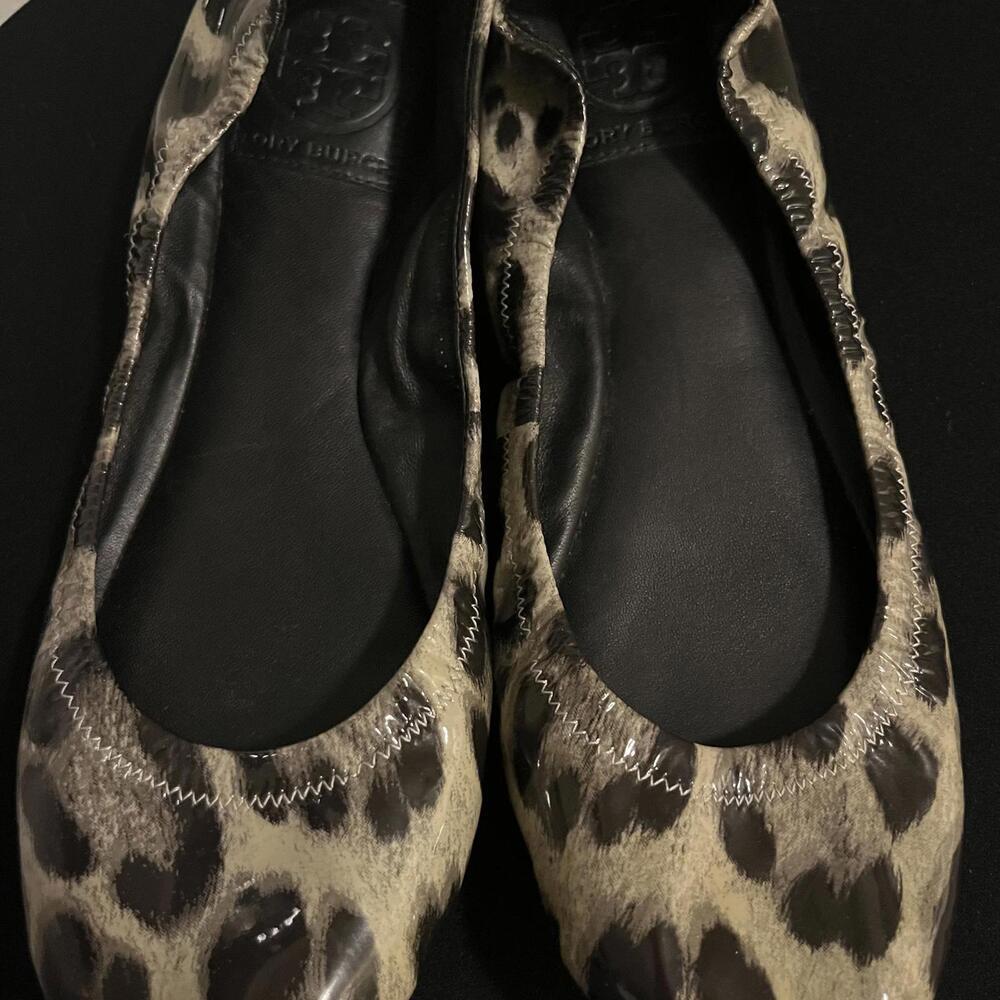 Tory Burch Eddie Patent Flat Size 7